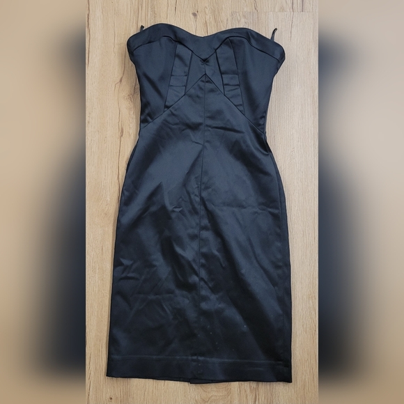 Dress - Picture 1 of 3